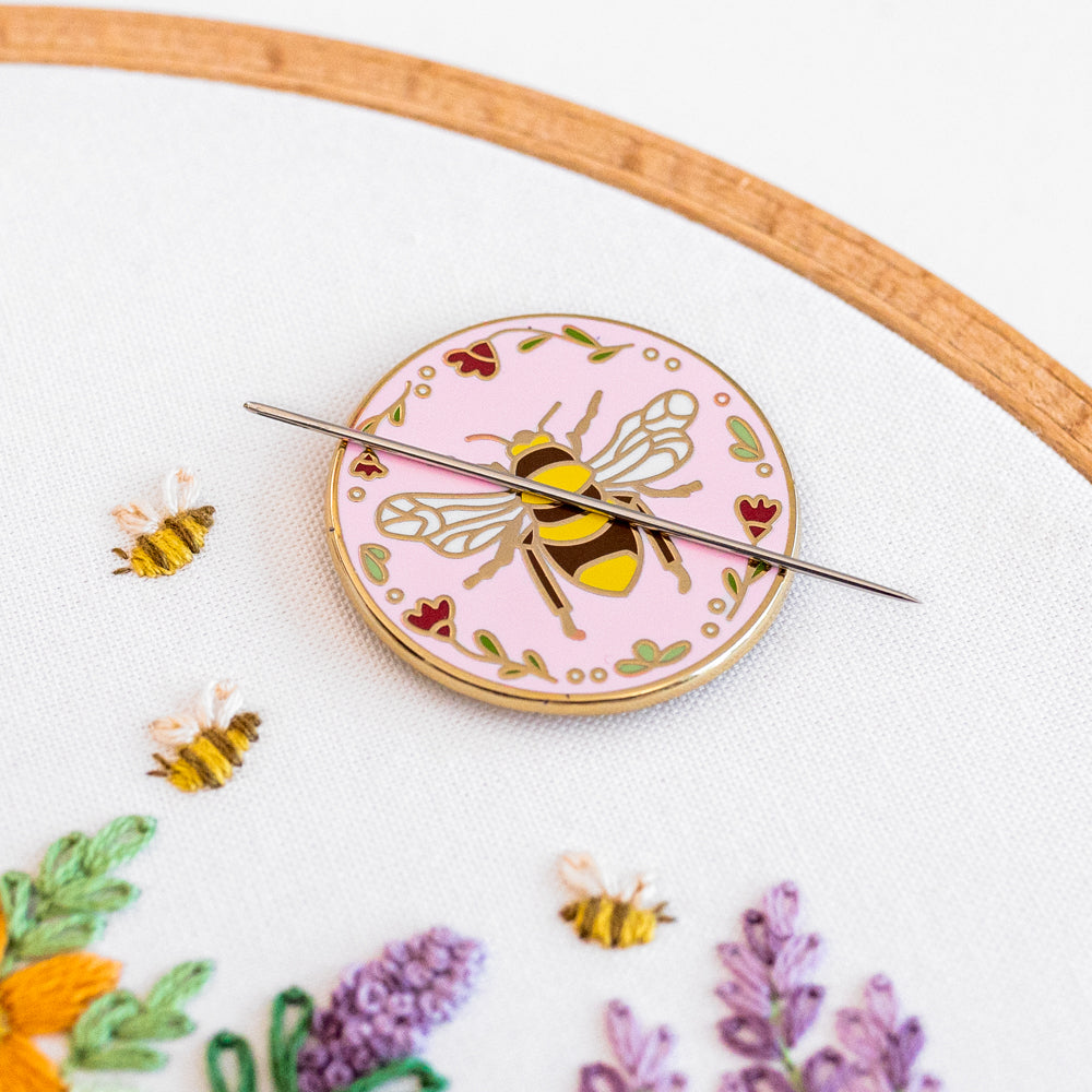 Bees & Blossoms Magnetic Needle Minder