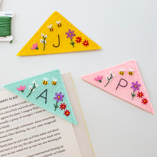 Personalized Floral Felt Corner Bookmarks Beginner Kit